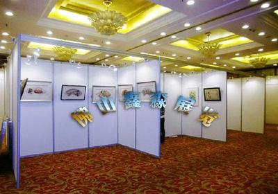 湖南八棱柱屏風展板 簡單安裝展示器材的價格、廠家與配套服務解析