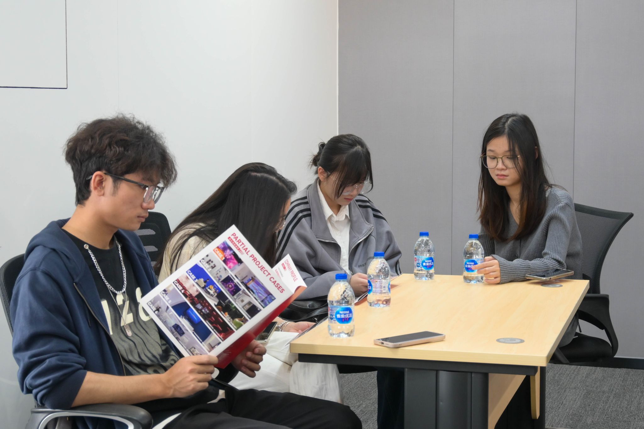 深化產(chǎn)教融合，聚焦實(shí)踐育人 藝術(shù)設(shè)計(jì)學(xué)院攜手教育科技共育未來人才